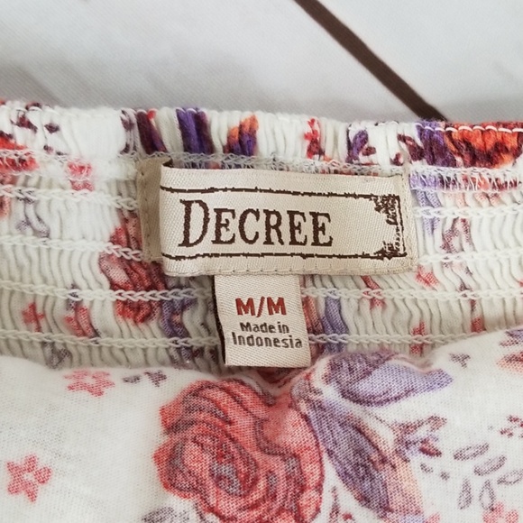 Decree Floral tube halter top with lace detail - Picture 6 of 7